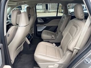 2020 Lincoln Aviator Reserve - Interior Rear Seat Image